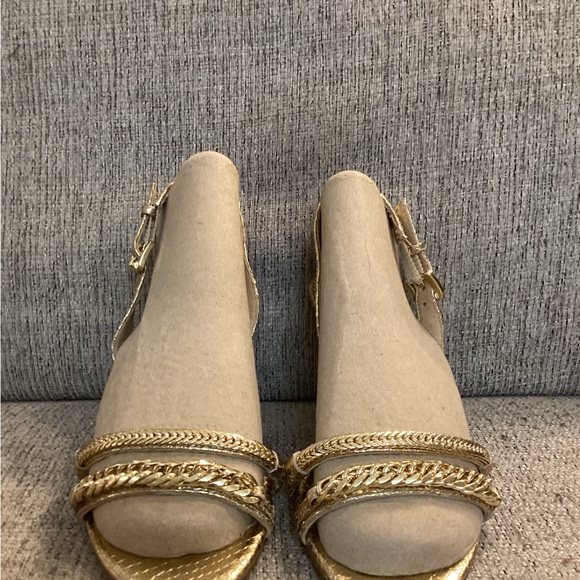Michael Kors Gold Heels-size 6 - Picture 2 of 13